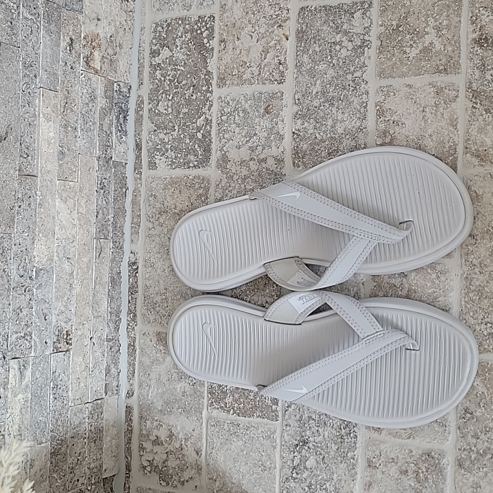 Nike Flip Flops